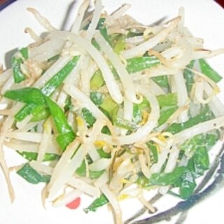 胡麻チーズにらもやし炒め